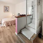 4 Bedroom Amazing In Holiday home