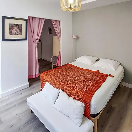 度假居 4 Bedroom Awesome In *