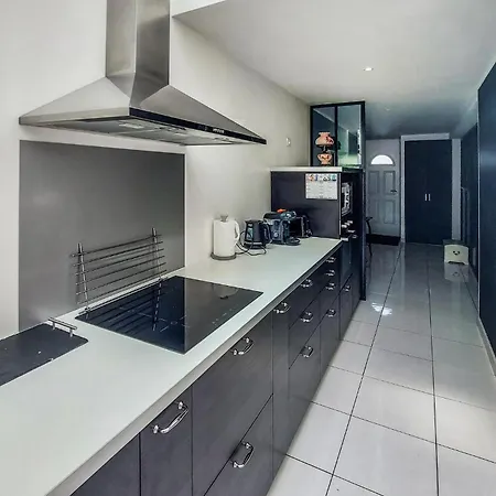 Дом отдыха 4 Bedroom Awesome In Paimboeuf