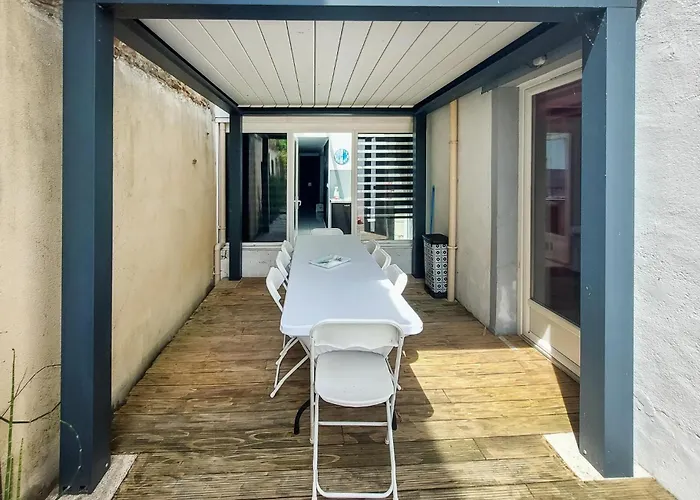 4 Bedroom Awesome In * Saint-Paimboeuf